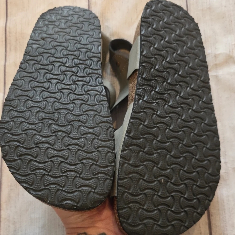 Refresh Tan and Gray Women's Sandals - Picture 5 of 5